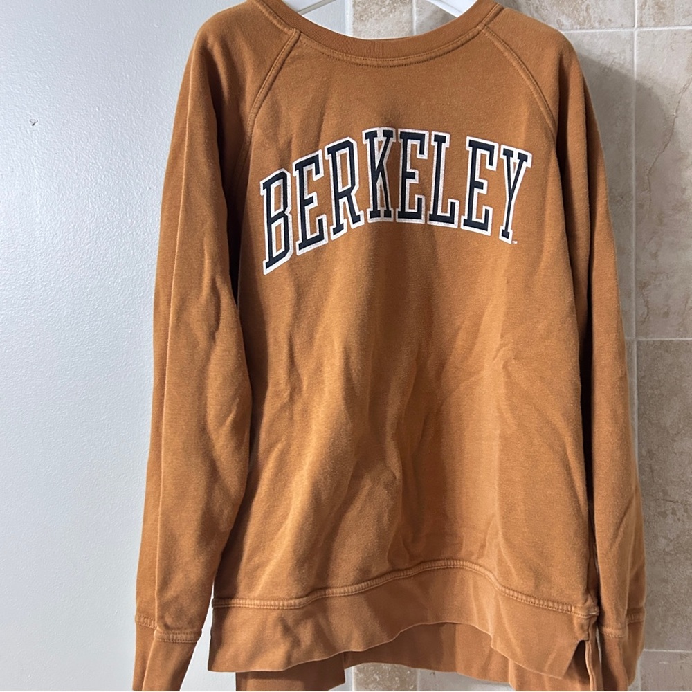 Sold—
UC Berkeley x League Women Sweatshirt Medium